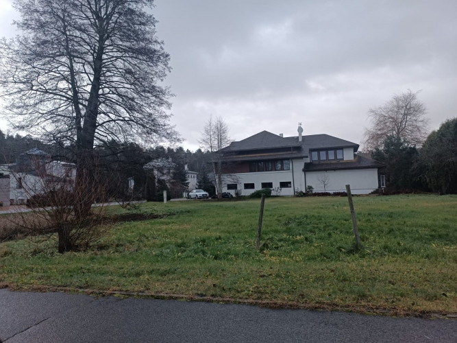 Piedāvājumā lielisks zemesgabals slēgtā ciematā Mežaparkā blakus Ķīšezeram un Mežaparka Rīga - foto 5
