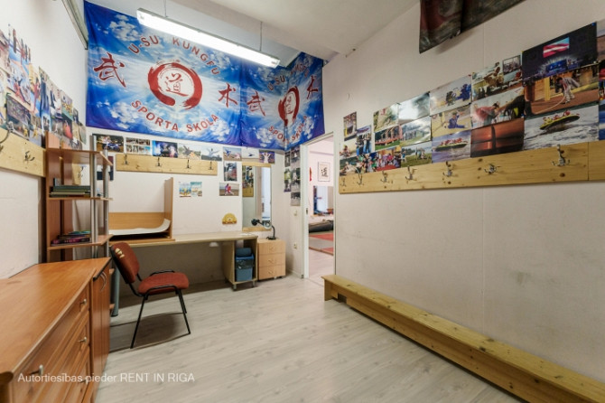 Tiek pārdota 600 m2 plaša ēka. Pašlaik telpas tiek iznomāta sporta klubam.  Ēkas telpas Rīga - foto 8