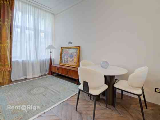 Предлагается к продаже абсолютно новая 3-комнатная квартира в центре Риги. Rīga