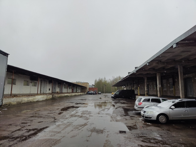 Сухой складские помещения с рампой.  Склад в хорошем состоянии. Здание Рига - изображение 7