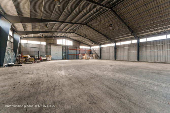 Iznomā jaunu angāru Ilzenes ielā 18  + platība - 1880m2 + Nomas cena - 3 EUR/m2 + Vārtu Rīga - foto 3