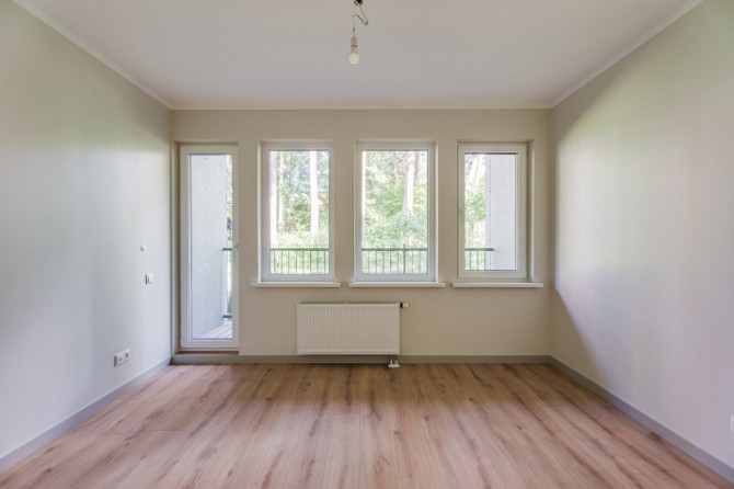 Piedāvājumā mūsdienīgs 2 istabu dzīvoklis ar pilnu apdari renovētā projektā Priežu Nami, Jūrmala - foto 5