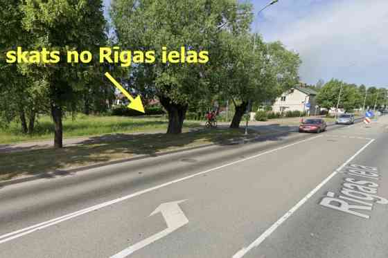 Zemes gabals piemērots komercdarbības vajadzībām, lieliska vieta neliela Stock office izveidei, tiem Valmiera un novads