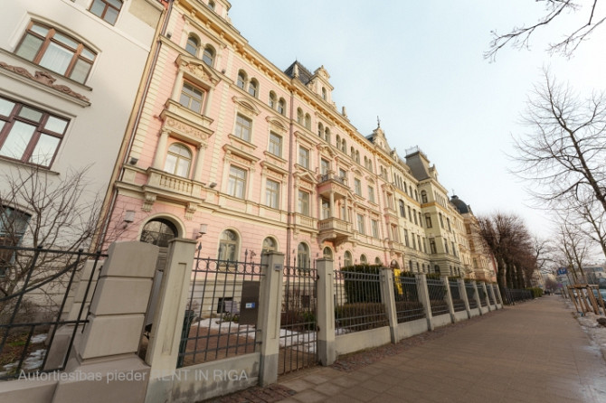 Mansarda tipa telpas Klusajā centrā!  Lieliska atrašanās vieta, pastaigas attālumā Rīga - foto 8
