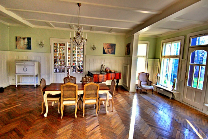 Šī villa ir viena no retajām pērlēm, kas atspoguļo Mežaparka aristokrātiskās pagātnes Rīga - foto 6