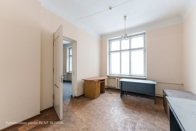 Pārdod 3-stāvu administratīvo ēku.  Celtne atrodas jauktas centra apbūves teritorijā (JC4) un Rīga - foto 8