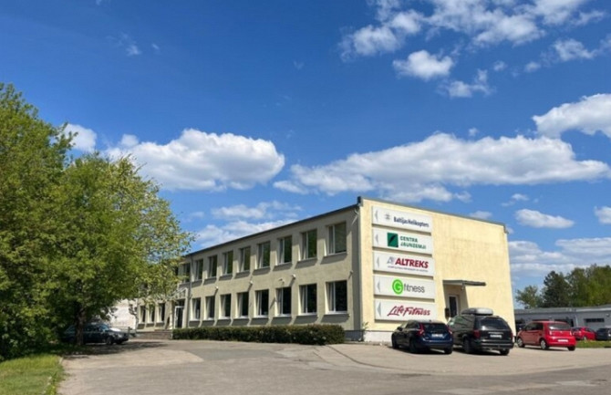 Birojs Berģu kalnā.  Plašs birojs ar vienu izolētu telpu un vienu lielo koptelpu. Rīga - foto 6