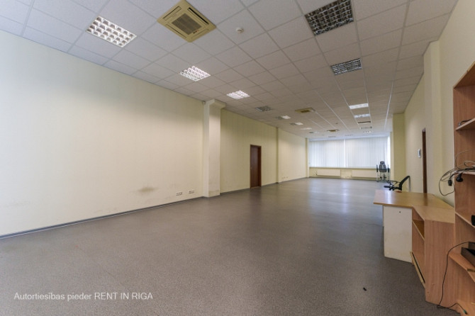 Zāle 110 kvm Ganību dambī 36.  + Viena liela telpa. + Griestu augstums 3.43 m. + Linoleja Rīga - foto 2