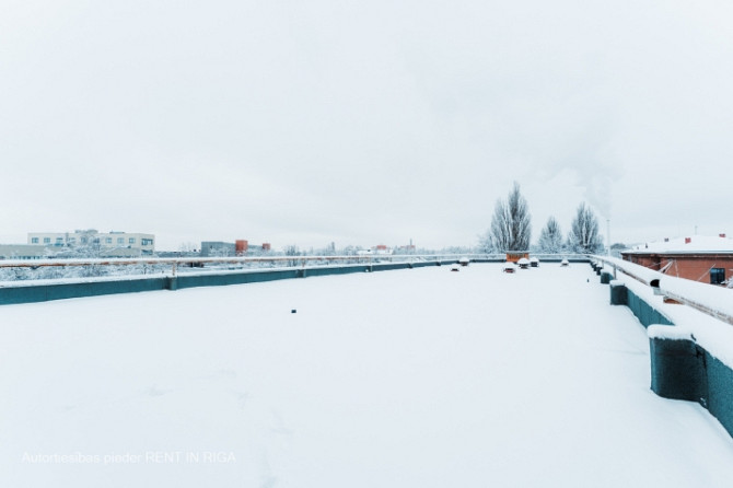 Gaišs birojs ar milzīgu terasi Ganību dambī 36.  Caurstaigājama telpa 36 kvm, izolēta Rīga - foto 5