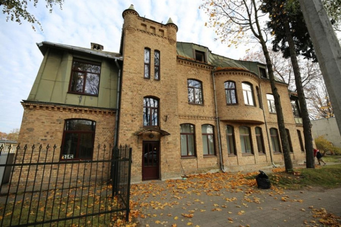Kompakta izmēra birojs kopā ar virtuvi un WC.  Birojs sastāv no divām telpām + virtuve + duša Rīga - foto 1