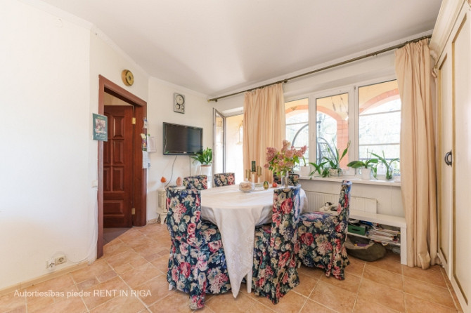 Izsmalcināta privātmāja ar dīķi Berģos  elegance, komforts un izcila dzīves kvalitāte Rīga - foto 8