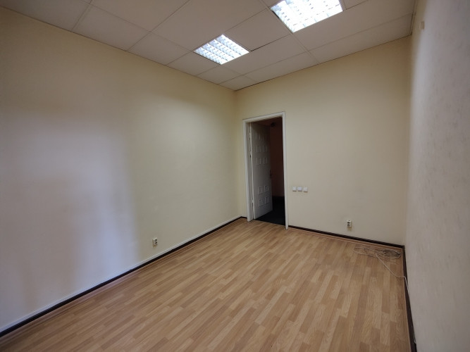 Citadeles un Muitas ielu krustojums, ar ieeju no Citadeles ielas.  Birojs sastāv no 2 telpām - Rīga - foto 4
