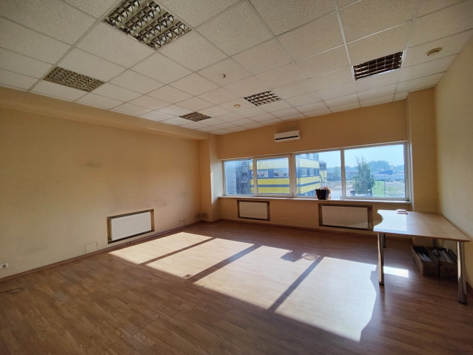 Plašs, gaišs birojs Rumbulā, Maskavas ielā 449.  Iznomā 3 lielas telpas ar 1 mazu noliktavas Rīgas rajons - foto 2