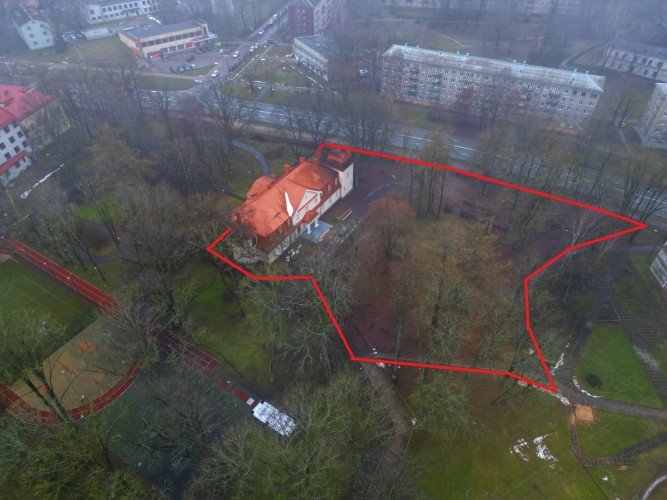 Pārdod Strazdu muižu ar parku.  Koka 2 stāvu ēkā ar pagrabu kādreiz atradās bibliotēka, bet Rīga - foto 7
