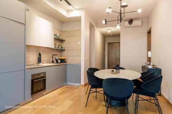 Сдается в аренду квартирана 19-м этаже с фантастическим видом на Старый город, Рига