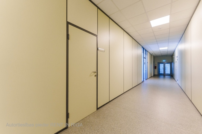 Iznomā 38.30 m2 kompaktas biroja telpas 3. stāvā mūsdienīgā B klases biroju ēkā Rīga - foto 6