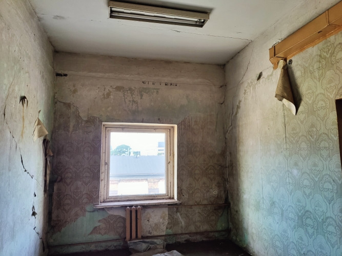 Iznomā renovējamas biroju telpas.  Ilgtermiņā iznomā 3 stāvus no 4 administratīvajā ēkā Rīga - foto 9