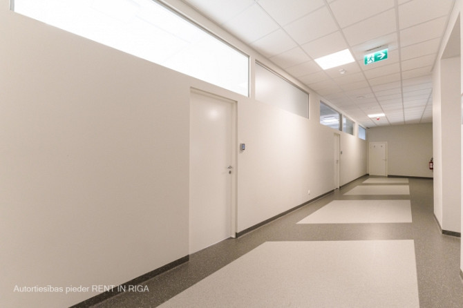 Svaigas telpas ar izlietni renovētā būvē Juglā, Brīvības gatvē 403.  Telpas var pielāgot Rīga - foto 4