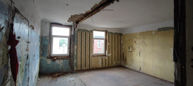 Tiek pārdota 2 stāvu ēku ar pagrabu. Ēka 590 m2 pēc ārējās renovācijas. Zemesgabals 1022 Rīga - foto 8