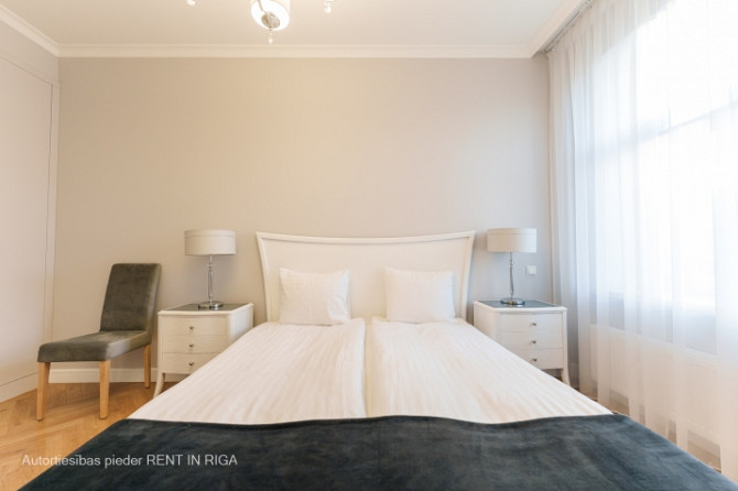 Piedāvājam ekskluzīvus 2-istabu apartamentus Rīgas centrā, jaunā rekonstruētā projektā Rīga - foto 3