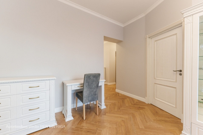 Piedāvājam ekskluzīvus 2-istabu apartamentus Rīgas centrā, jaunā rekonstruētā projektā Rīga - foto 9