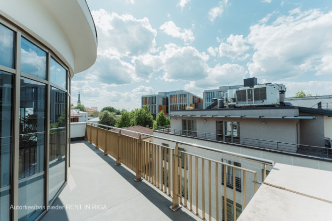 Tiek iznomātas gaišas biroja telpas Rīgas klusajā centrā. Birojs ar palīgtelpām 177,3 m2. Rīga - foto 7