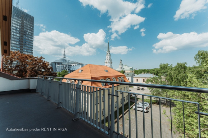 Tiek iznomātas gaišas, svaigi izremontētas biroja telpas Rīgas klusajā centrā. Birojs ar Rīga - foto 9