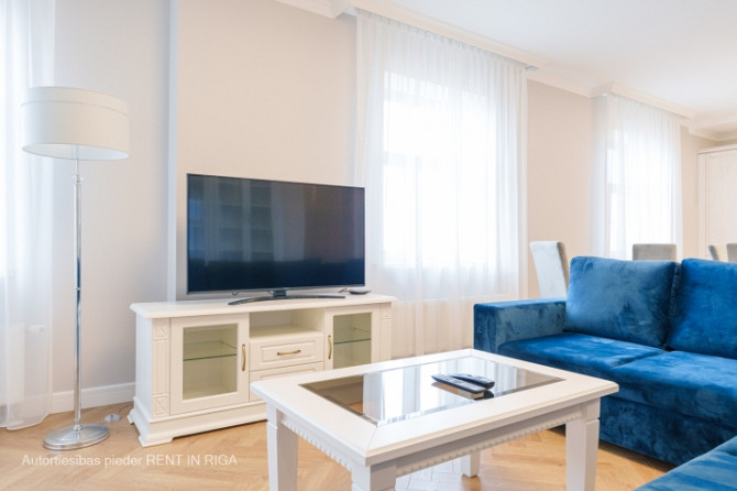 Piedāvājam īrēt ekskluzīvus trīs istabu apartamentus Rīgas centrā, jaunā rekonstruētā Rīga - foto 8