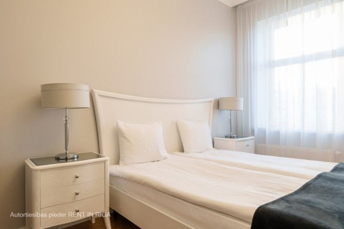 Piedāvājam īrēt ekskluzīvus divu istabu apartamentus Rīgas centrā, jaunā rekonstruētā Rīga - foto 3