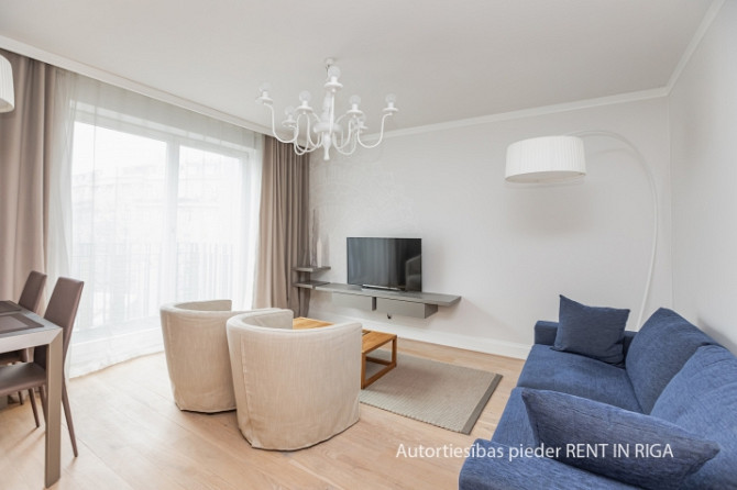 Tiek izīrēts interjera dizainera veidots 3-istabu dzīvoklis projektā Futuris, Rīgas klusajā Rīga - foto 4
