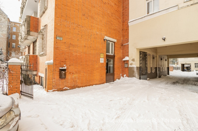 Biroja telpas Centrā.  + 1. stāvs (cokolstāvs). + Platība sastāv no ieejas vestibila, divām Rīga - foto 5