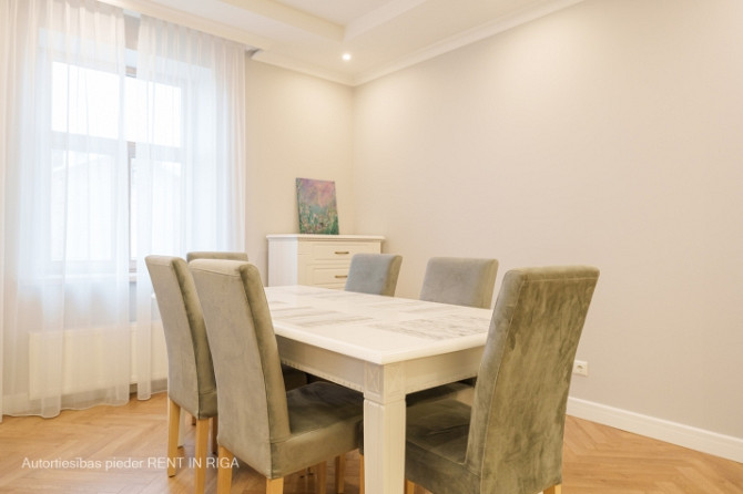 Piedāvājam ekskluzīvus, mēbelētus trīs istabu apartamentus Rīgas centrā, jaunā Rīga - foto 5