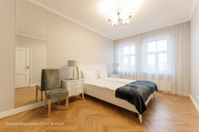 Piedāvājam ekskluzīvus, mēbelētus trīs istabu apartamentus Rīgas centrā, jaunā Rīga - foto 9