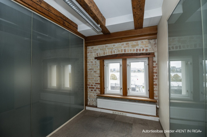 Kapitāli renovēta pirmskara ēka pie Doma baznīcas.  Ērta piebraukšana no 11.novembra Rīga - foto 7