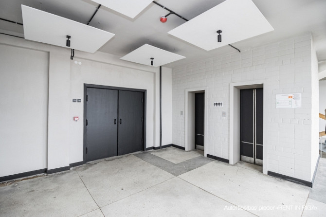 Birojs Pļavniekos.  Lifts. WC koplietošanas koridorī. Pilsētas apkure. Autostāvvieta. Rīga - foto 4