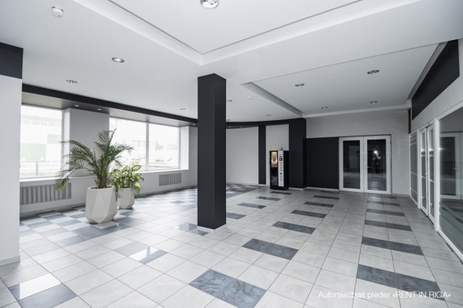 Birojs Pļavniekos.  Lifts. WC koplietošanas koridorī. Pilsētas apkure. Autostāvvieta. Rīga - foto 5