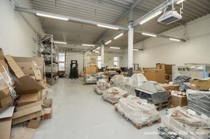 Apkurināmā noliktava Juglā 1.stāvā. Griestu augstums ~ 4.3 m - 8 m. Lielie vārti zemes Rīga - foto 1