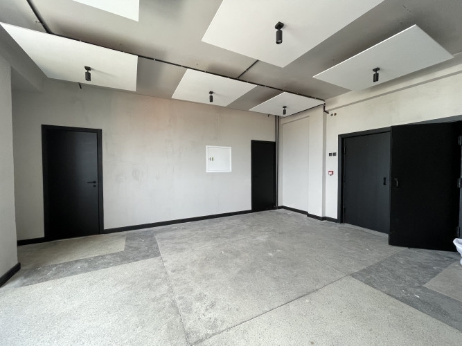 Birojs Pļavniekos.  Lifts. WC koplietošanas koridorī. Pilsētas apkure. Autostāvvieta. Rīga - foto 6