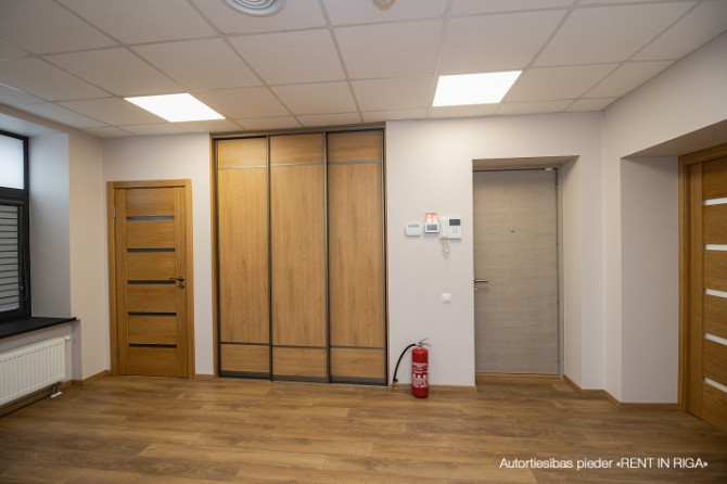 Ofisa telpas  Rīgas centrā, jaunā rekonstruētā projektā Pērnavas ielā. Telpas ir aprīkotas Rīga - foto 3