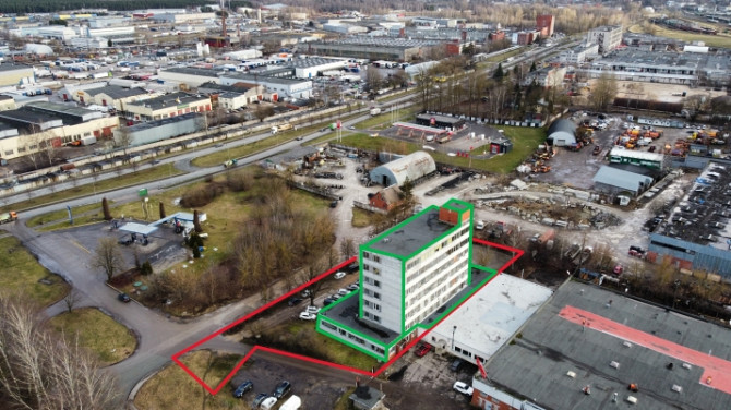 Tiek pārdota 7 stāvu administratīvā ēka ar kopējo platību 3273 m2. Zeme 3485 m2. Daļā no Rīga - foto 1
