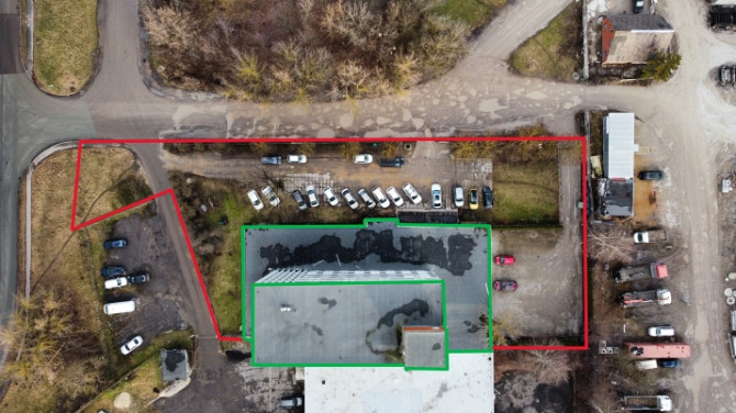 Tiek pārdota 7 stāvu administratīvā ēka ar kopējo platību 3273 m2. Zeme 3485 m2. Daļā no Rīga - foto 2