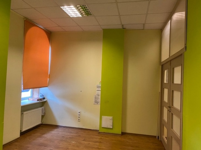 Tirdzniecības vai biroja telpas ar augstu komerciālo potenciālu Rīgas centrā.  Īpašums Rīga - foto 8