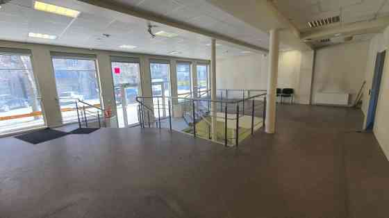 Bright and Spacious Retail or Showroom Premises at 42 Stabu Street  The premises were previously occ Rīga
