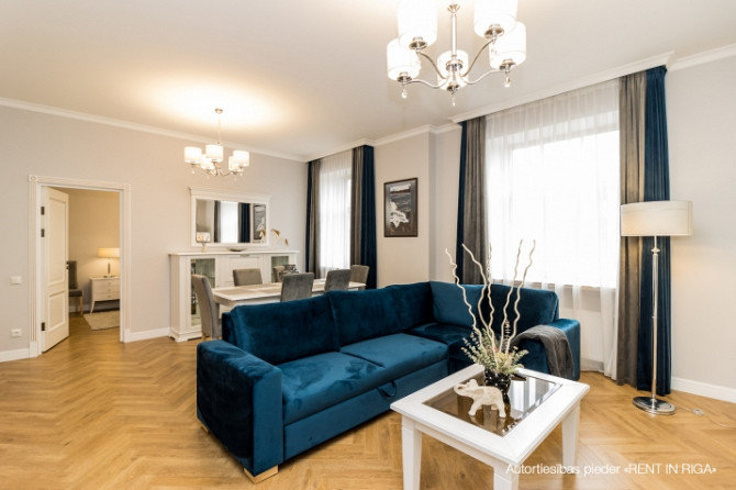 Piedāvājam īrēt ekskluzīvus divu istabu apartamentus Rīgas centrā, jaunā rekonstruētā Rīga - foto 1