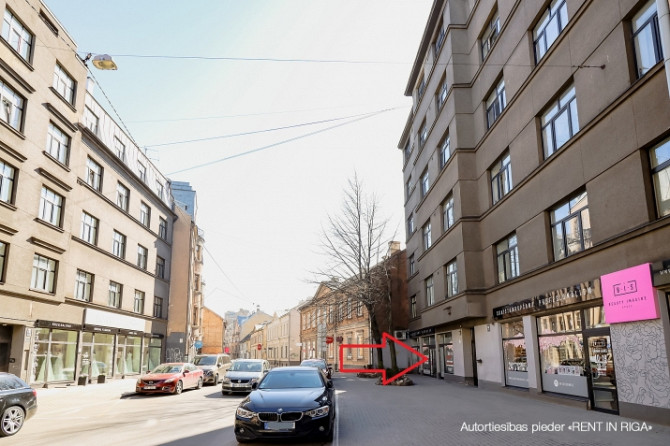 Veikala telpas Avotu ielā 10, starp Čaka un Lāčplēša ielām.  Šajā posmā Avotu iela ir Rīga - foto 1