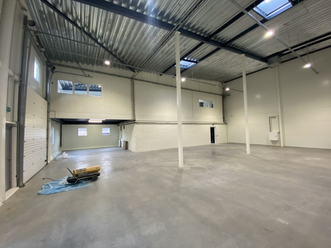 Stockoffice Berģos.  + 1. stāvā noliktavas telpas 247 m2; - Atvērta telpa; - Līdz pārliktnim Rīga - foto 5