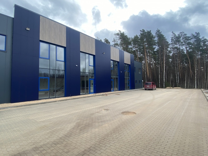 Stockoffice Berģos.  + 1. stāvā noliktavas telpas 247 m2; - Atvērta telpa; - Līdz pārliktnim Rīga - foto 1