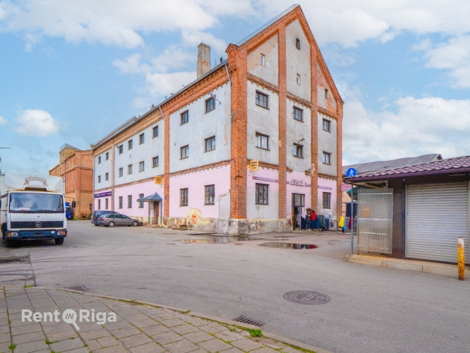 Tiek pārdota atsevišķi stāvoša ēka ar zemi īpašumā.  Ir Būvvaldē saskaņots projekts par Rīga - foto 9