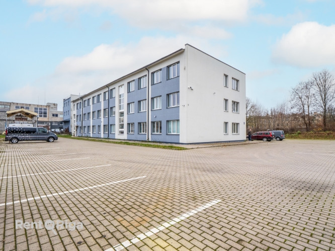 Izīrē biroju ēku Iļģuciemā.  Kopējā ēkas platība 1500 m2. 1. stāva platība 462m2;  2. Rīga - foto 1