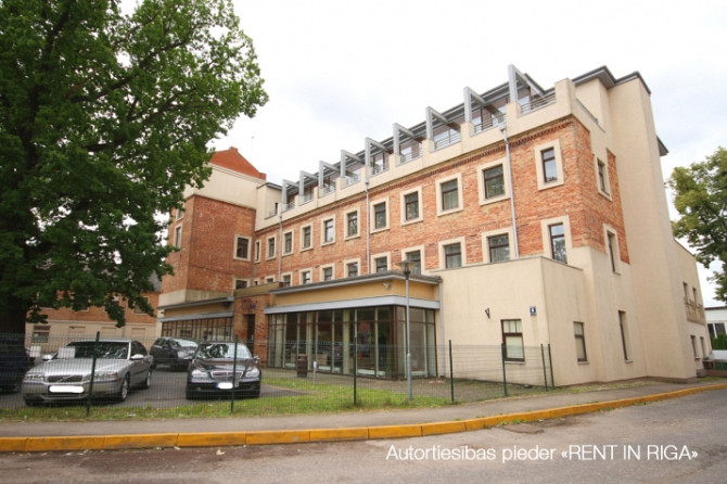 Telpas medicīnas pakalpojumu sniedzējam.  + 1. stāvā 840 m2- sastāv no priekštelpas, vāriem Rīga - foto 3